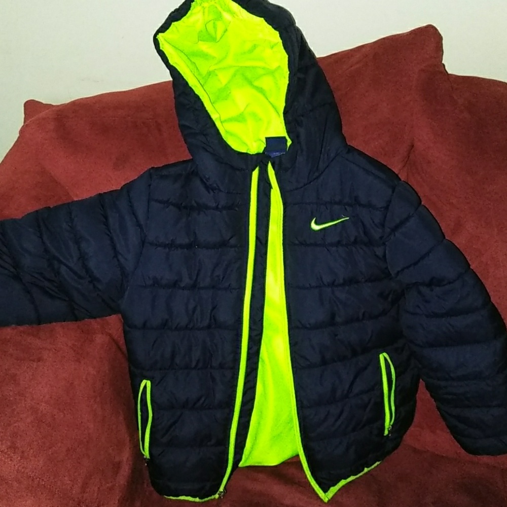 Nike puffy coat size 7 Youth